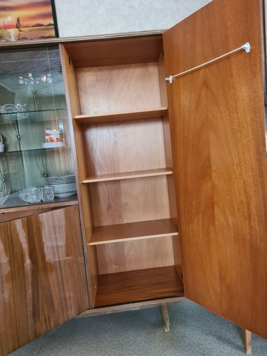 Продам сервант б/у