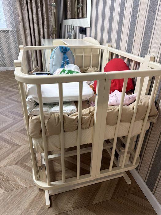 Десткая кровать колыбельная ,