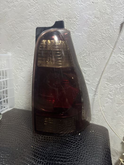 Продам Задний фонарь 4runner