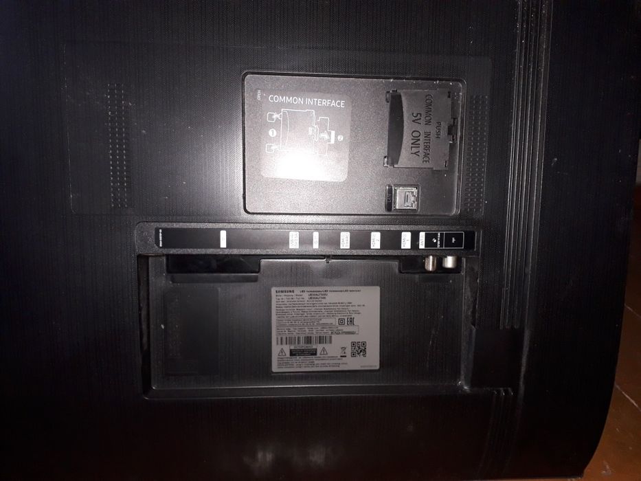 Samsung UE50AU7500U Смарт ТВ сотилади