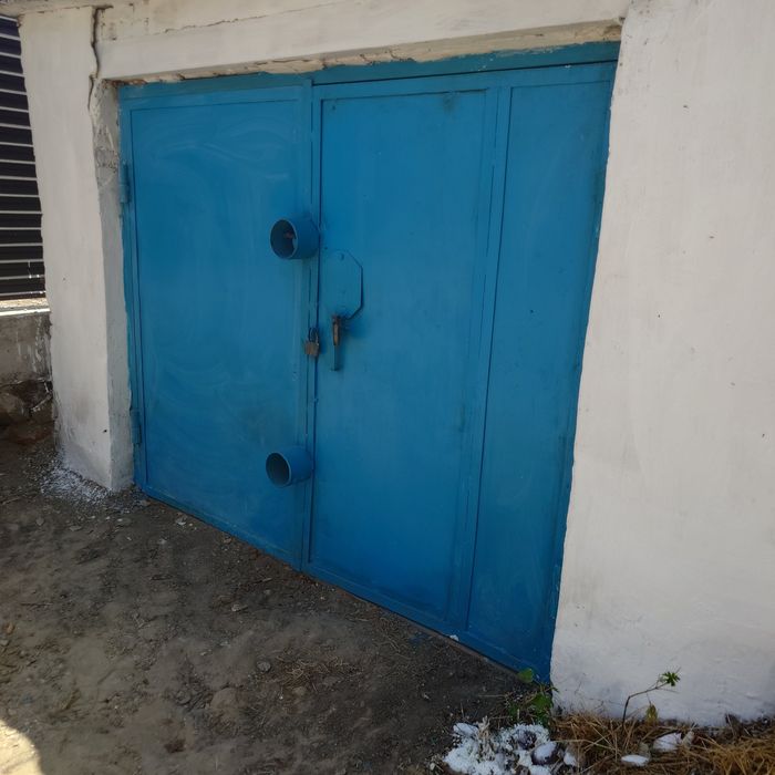 Продам капитальны гараж в центре