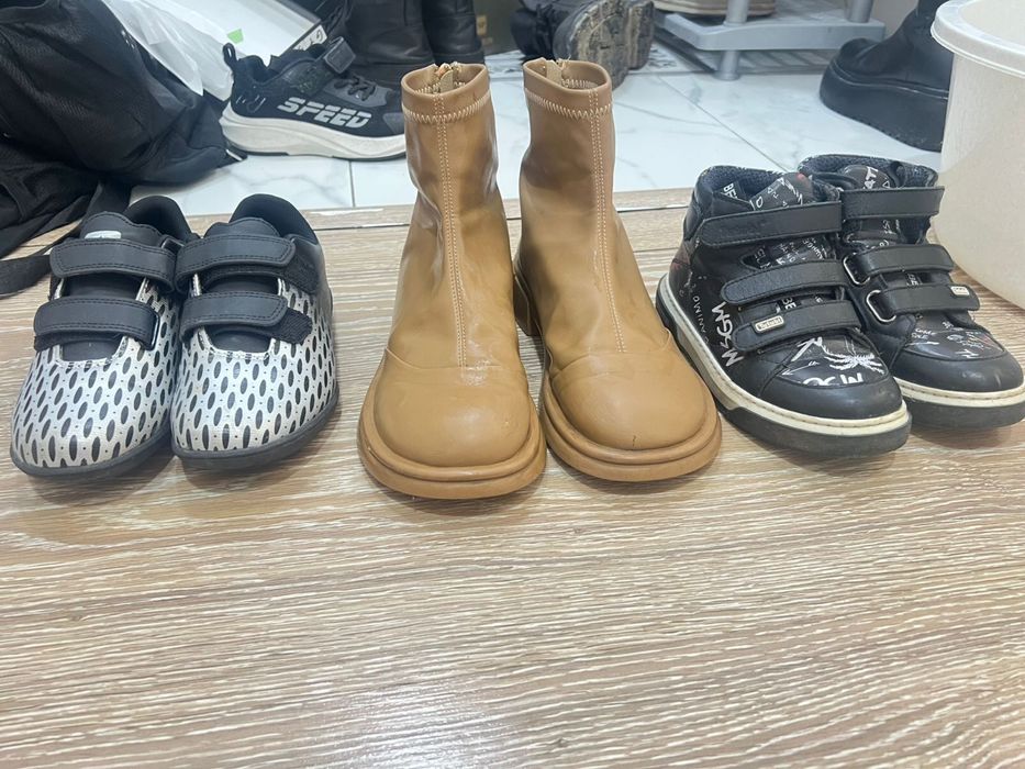 Отдам даром обувь