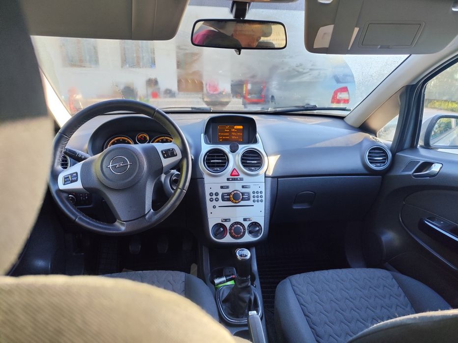 Opel CORSA 1,2 benzină euro 5