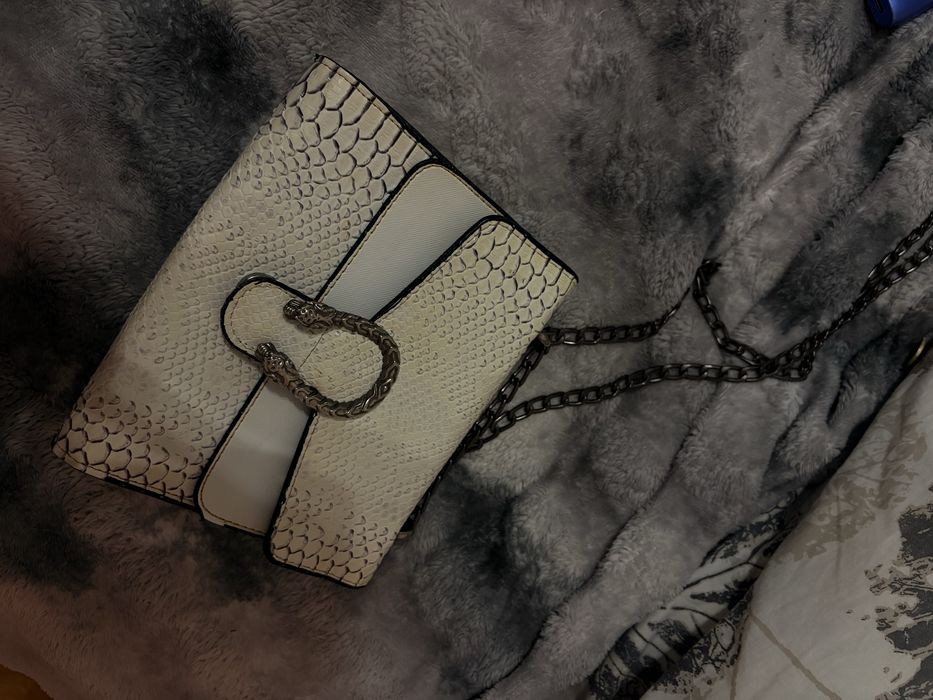 Чанта на GUCCI оригинлна