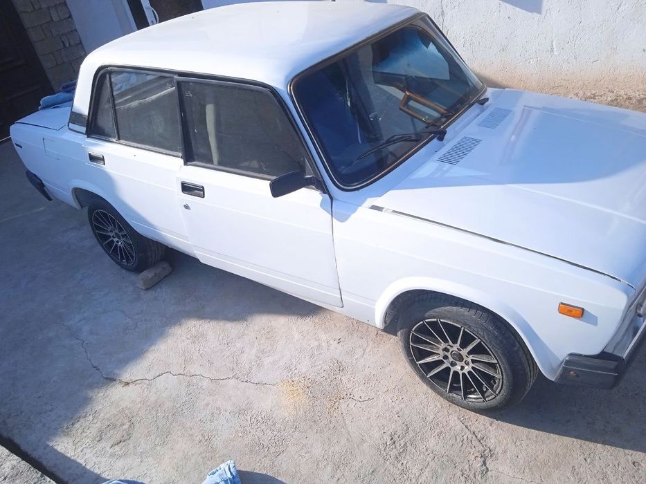 Жигули 07 срочна сотилади