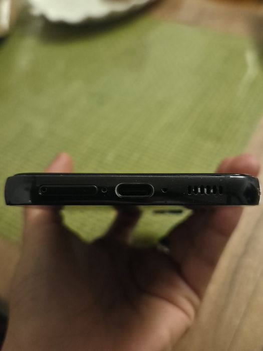 Продам срочно Samsung Galaxy S23 128/8 гб