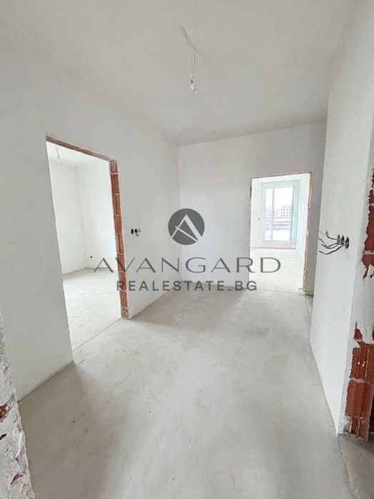 оф.23449 Тристаен с акт 14 в малка сграда/ Остромила