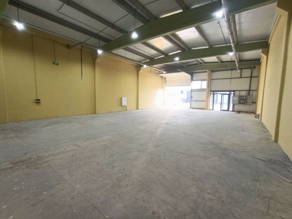 INDEX savdo majmuasida H-8 blokda 263 kv.m sklad arendaga beriladi .