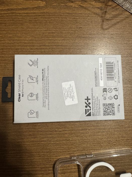 Прозрачни оригинални нови кейсове за iPhone 17 Air и iPhone 17 Pro
