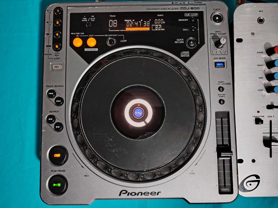 PIONEER CDJ-800, două CD player, unul cu defect și Gemini PS-626i Stereo Mixer