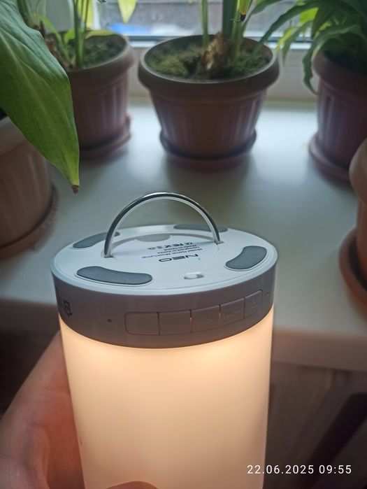 Беспроводная сенсорная колонка NEO со встроенной лампой ночник