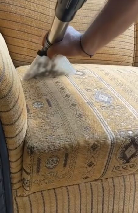 Химчистка мягкой мебели, мебели кафе и ресторанов, и ковроланов