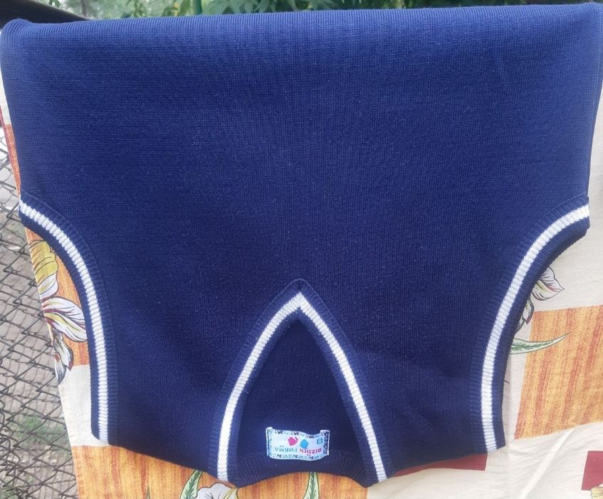 Продам жилетки и свитера для мальчика