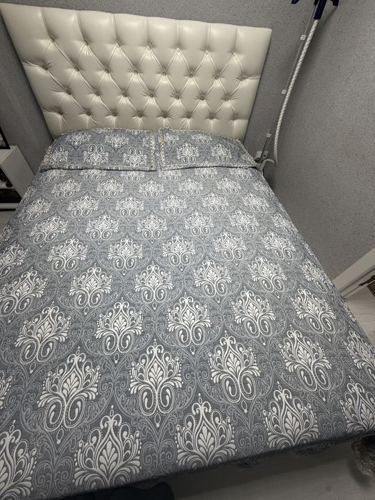 Продам покрывало в хорошем состоянии