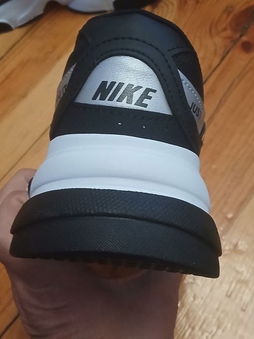 Маратонки NIKE Намаление