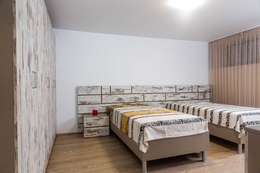 Дава се под наем Етаж от къща в Пловдив, Център - 180 кв.м за 918 € - Снимка #6