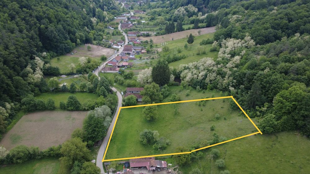 Teren intravilan Toc - Săvârșin - 7.000 mp - f.s 60 ml
