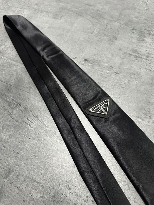 Cravată Prada Neagră din Satin | Accesoriu Elegant pentru Costum / Ocazii