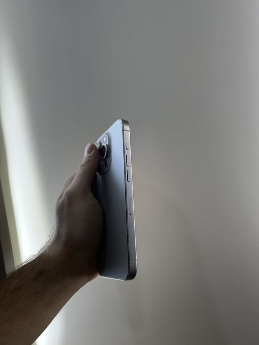 Продам IPhone 15 pro 128GB