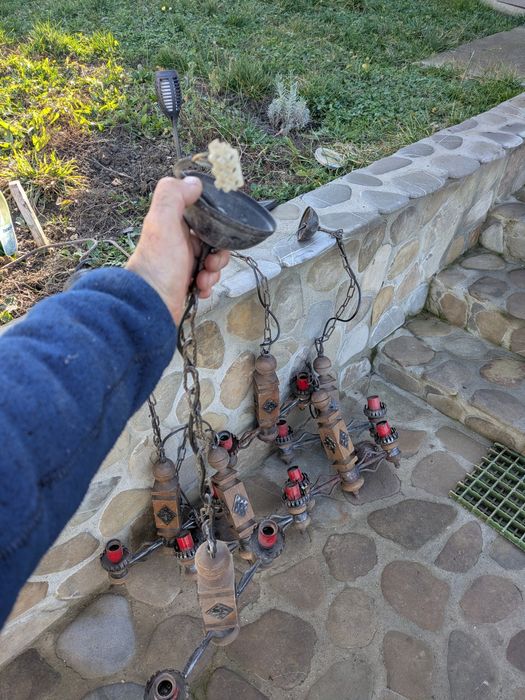lustre foarte vechi rustice