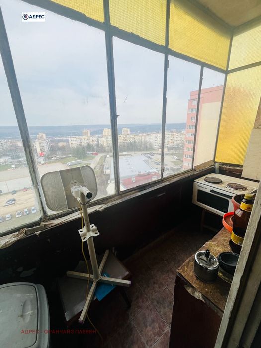 Продава се Тристаен апартамент в Плевен, Сторгозия - 100 кв.м за 561 €/кв.м - Снимка #9