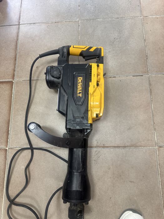 Dewalt къртач 1800w