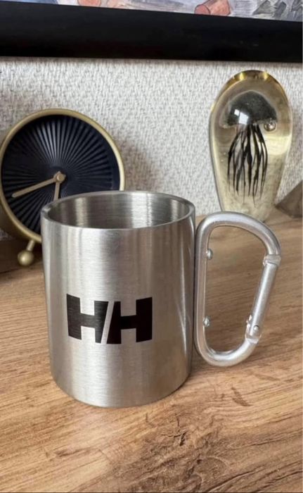 Нова чаша с карабинер Helly Hansen