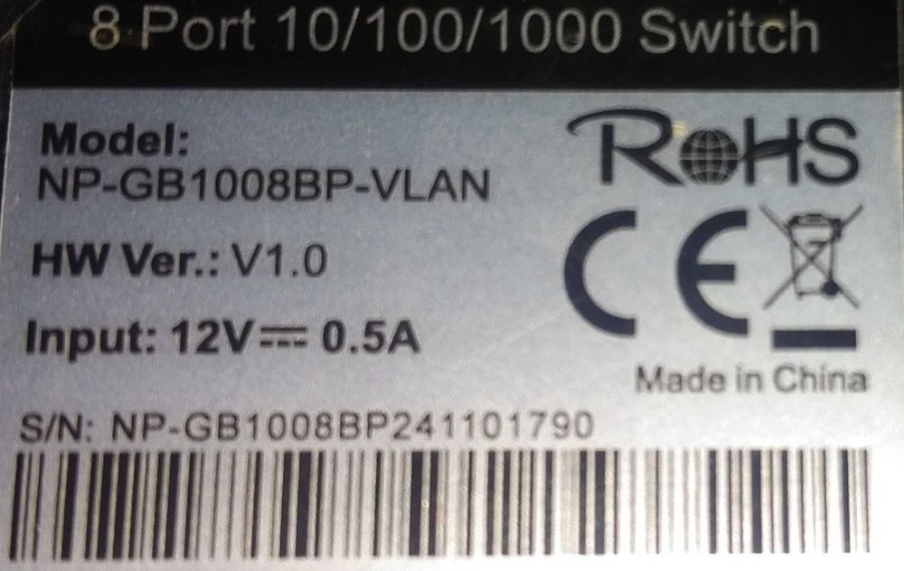 8 портов Суич за връзка с интернет