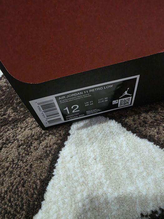 Jordan 11 retro Bred low
