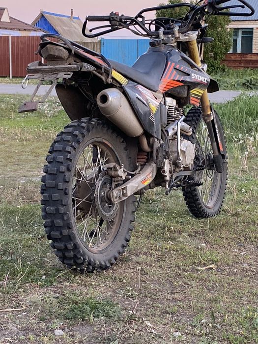 Продам мотоцикл Эндуро 250 кубов