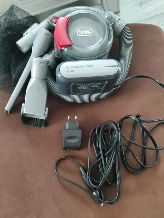 Aspirator auto black& decker foarte  puțin folosit