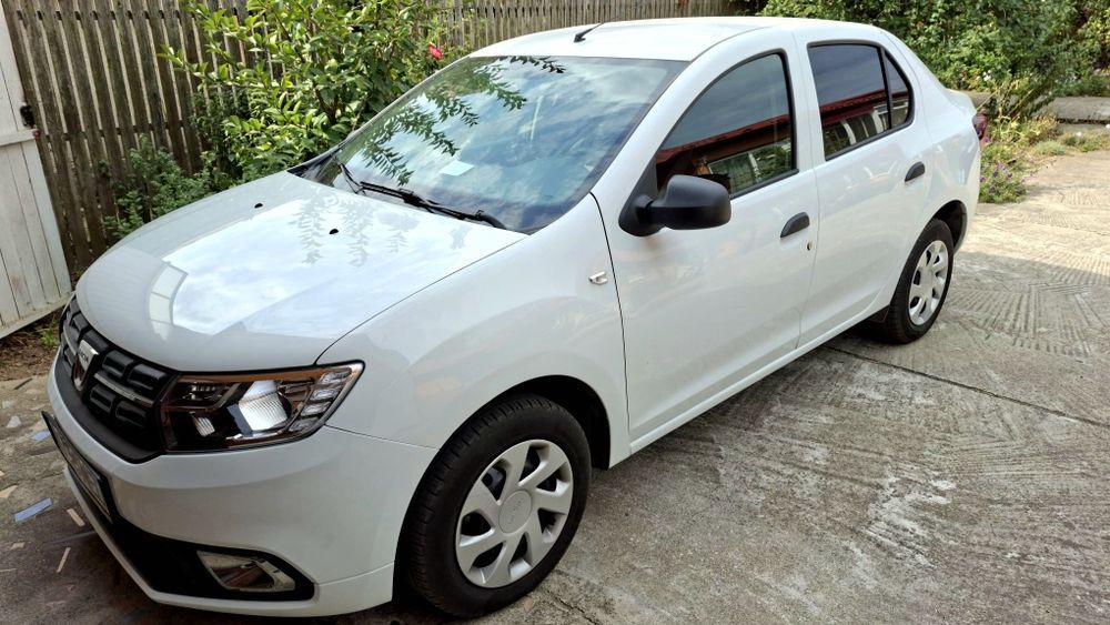 Vând Dacia Logan