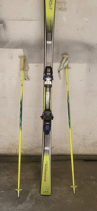 Set Schiuri Fischer Revolution Rider 180 cm + Legături Marker + Bețe Völkl