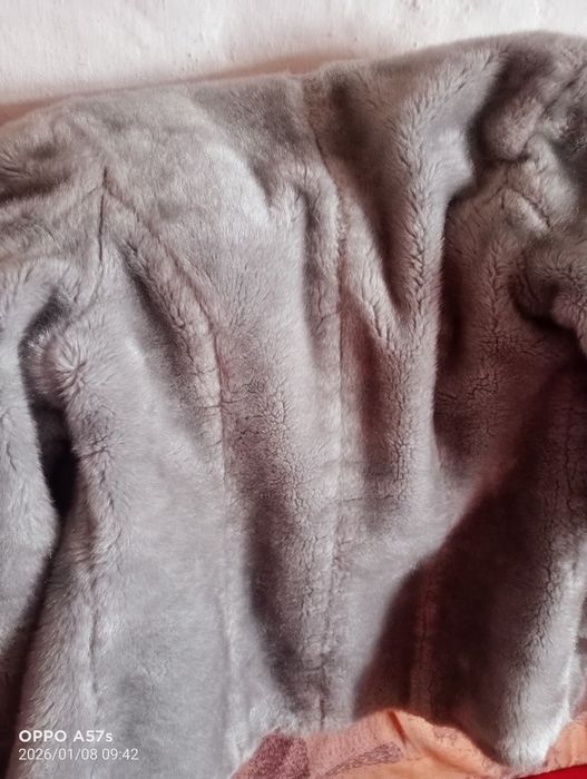 Әдемі шуба сүр түсті