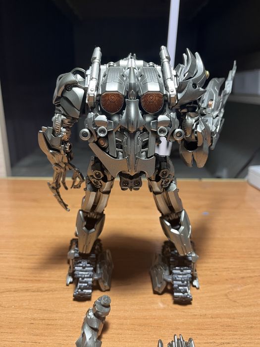 Мегатрон, Игрушка Трансформер.