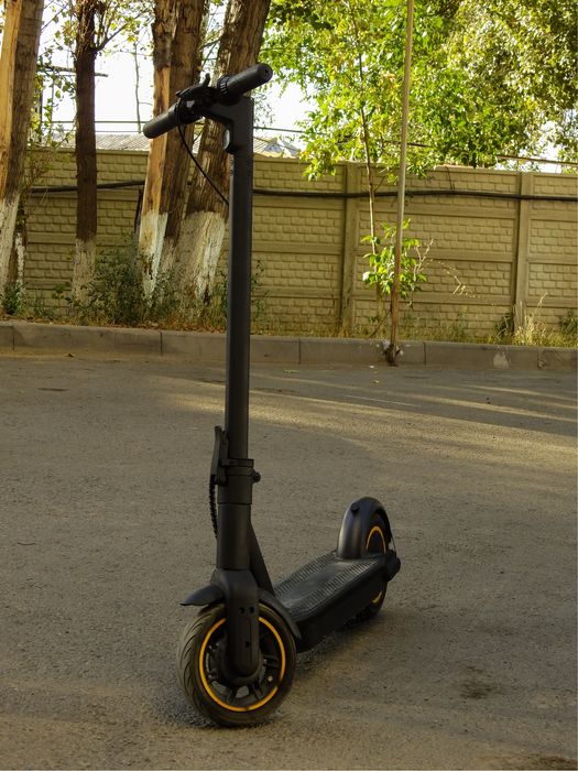 Продам электросамокат