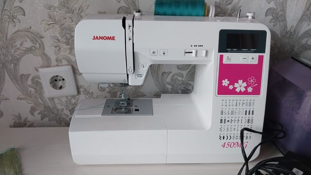 Швейная машина JANOME