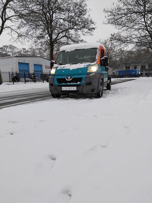 Vând camioneta pejo boxer  7 locuri