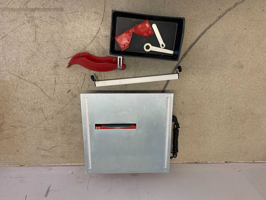 129908	Машина за плочки 600W ø180mm RD-ETC20