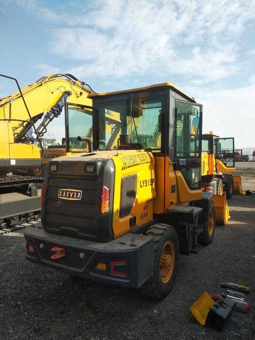 Погрузчик Модель: LY919F