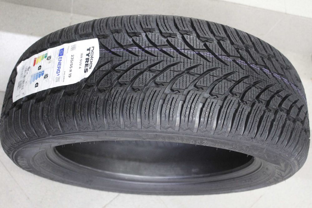 235/55-19 Nokian нова зимна гума