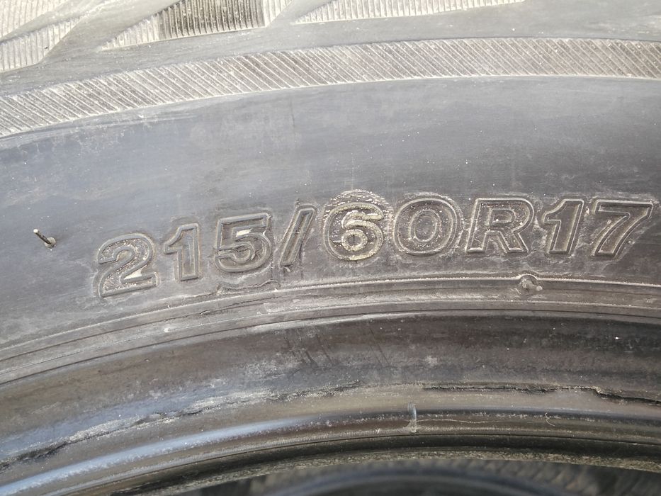 Автошина 215х60 R17  зимный
