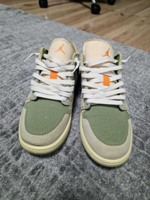 Jordan 1 Low SE Craft Light Olive