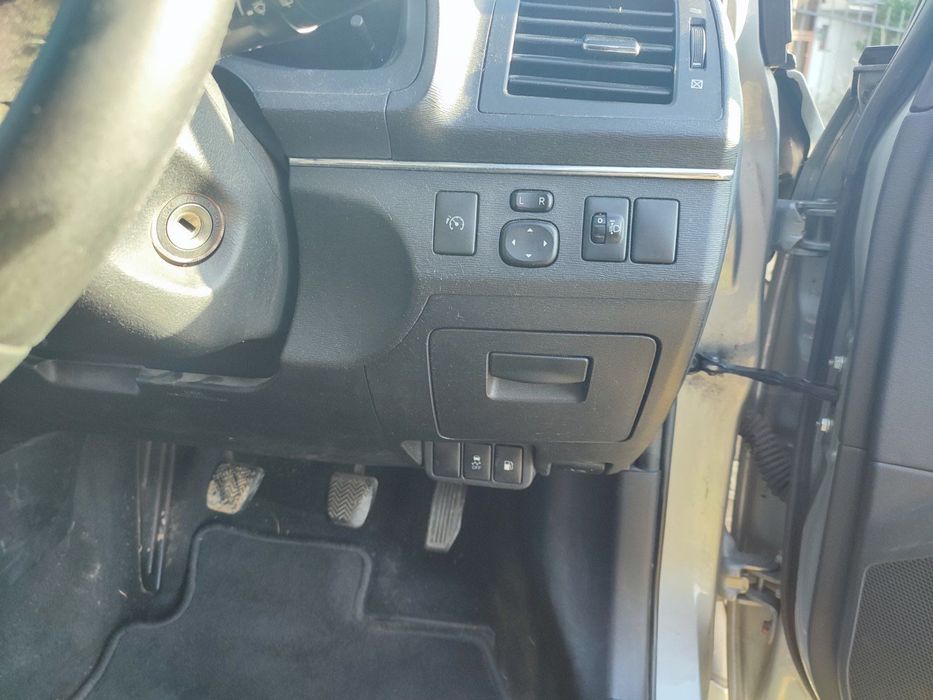 Тойота Авенсис 2010 десен волан