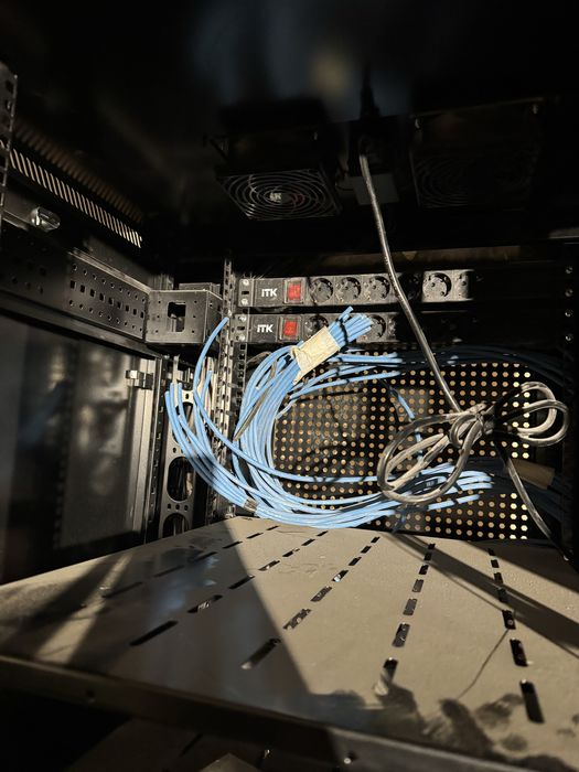 Шкаф коммуникационный Ship,