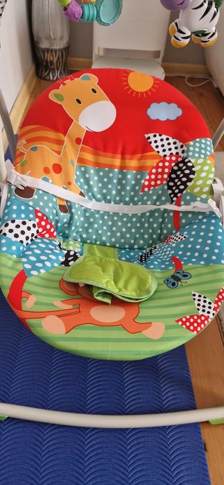 Музикална бебешка люлка-шезлонг