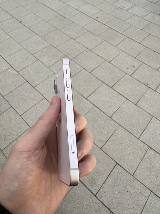 iPhone 13 mini в хорошем состоянии