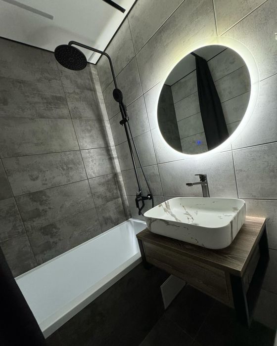 Lux центр города Кривенко 81