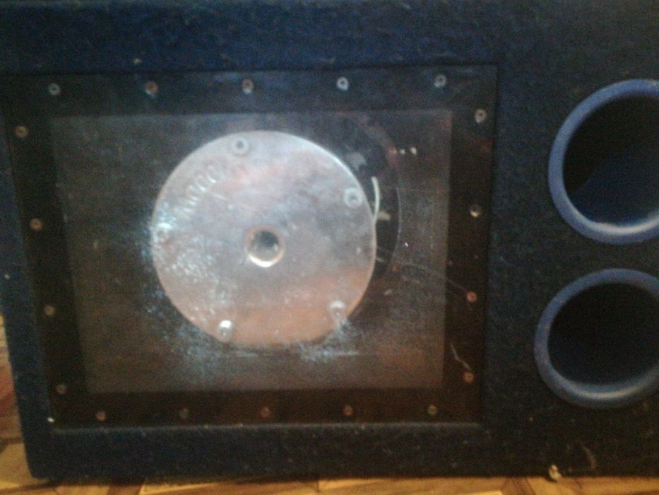 Subwoofer carcasa din lemn