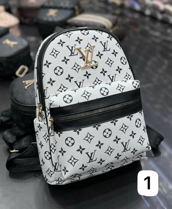 Rucsacuri dama diferite modele